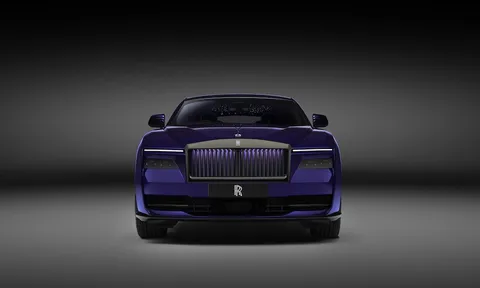 Black Badge Spectre là mẫu xe Rolls-Royce mạnh mẽ nhất trong lịch sử thương hiệu