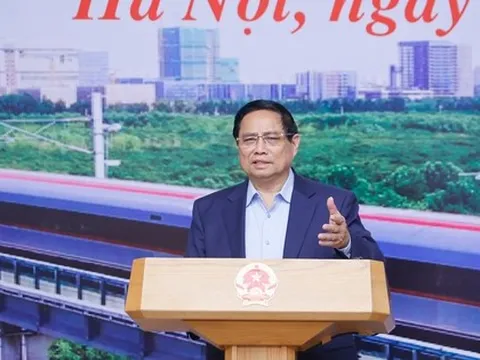 Thủ tướng: Khẩn trương trình Quốc hội các cơ chế đặc thù thống nhất cho tất cả các dự án đường sắt