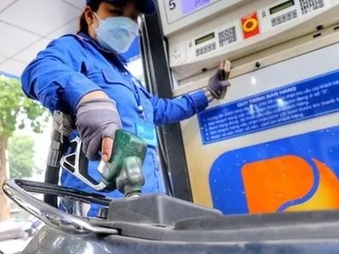 Giá xăng giảm về hơn 21.700 đồng/lít